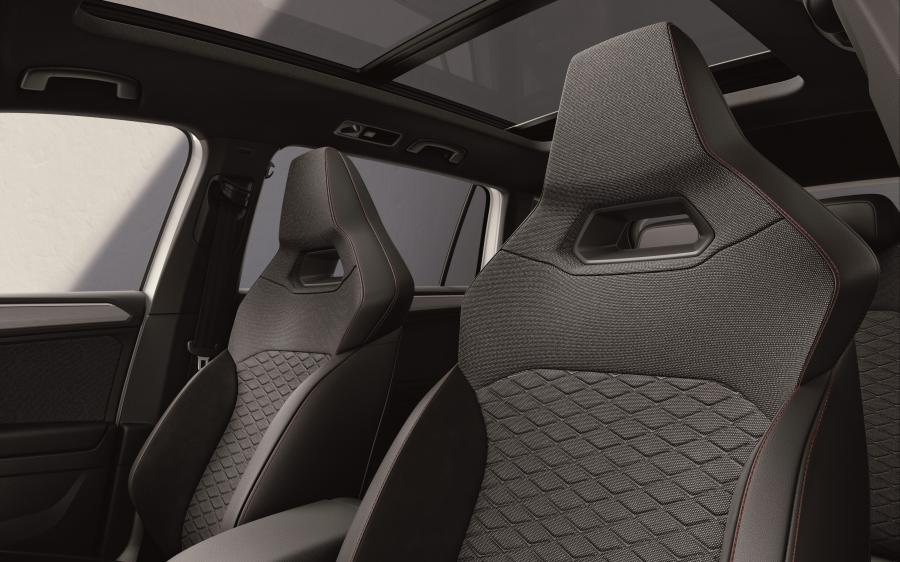 Интерьер Seat Tarraco FR Sport 2020 года  (WW) (фото 5 из 14)